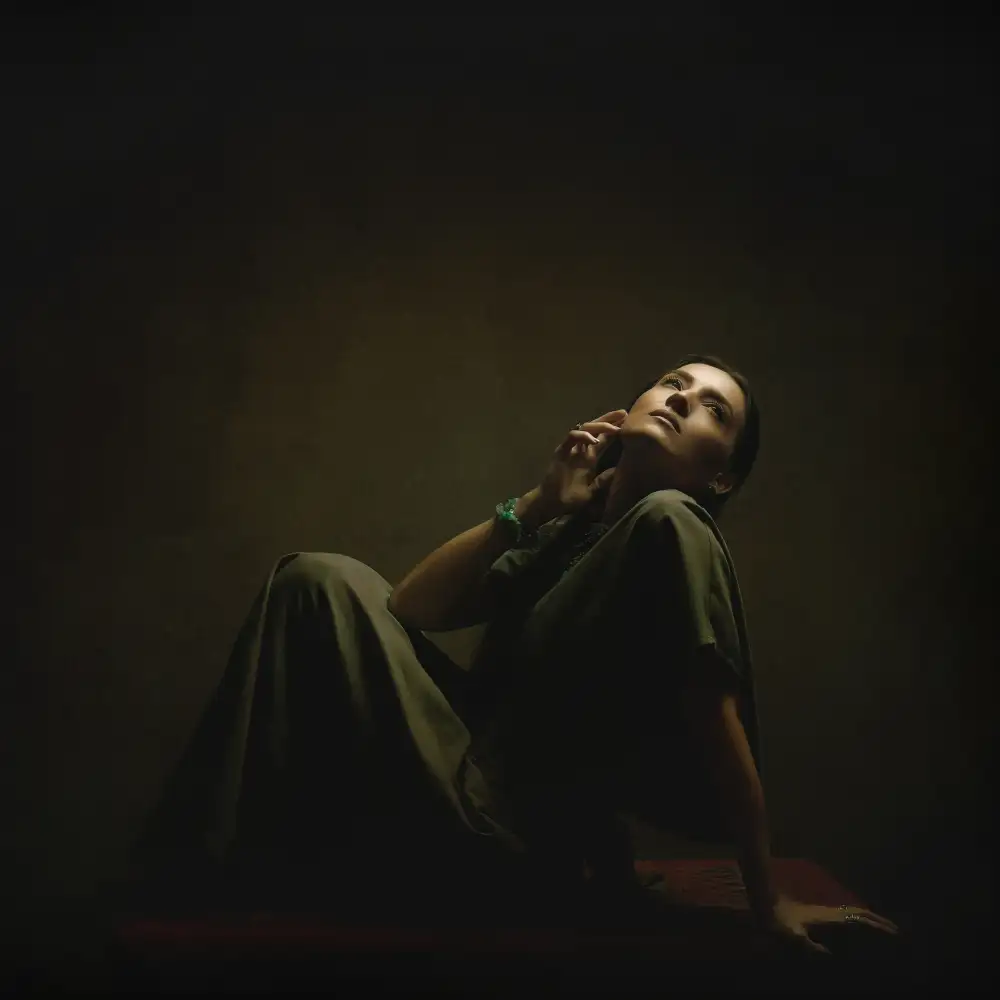 Hasheminasab, Moein: Ragazza persiana