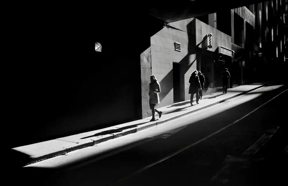 Li, Allan: Schatten des Stadtlebens