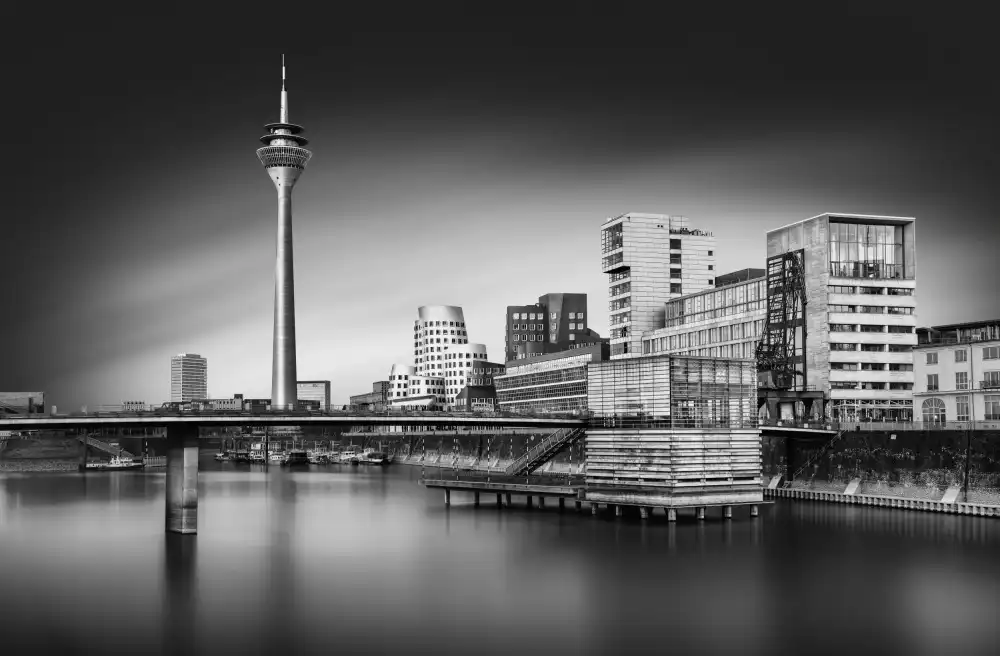 Figueras, Antoni: Il porto di Düsseldorf