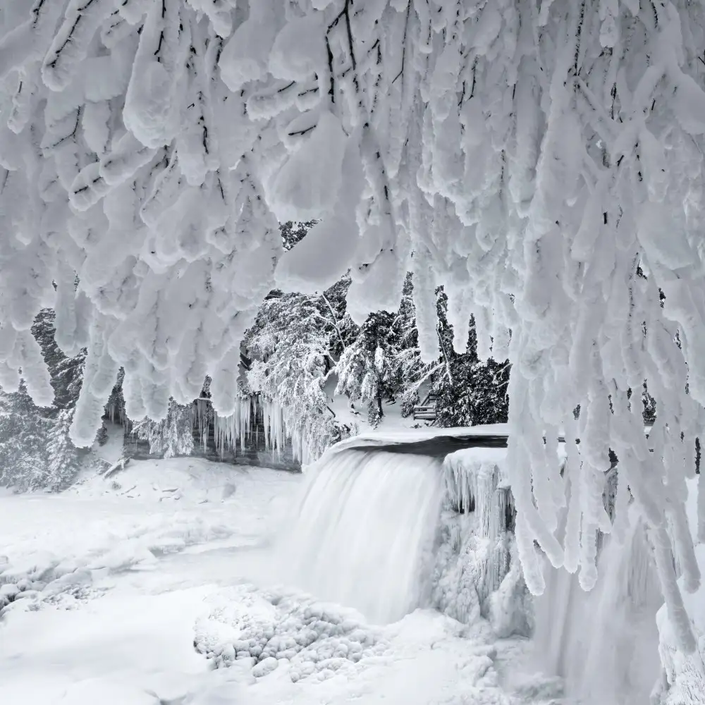 Fan, John: Cascate magiche
