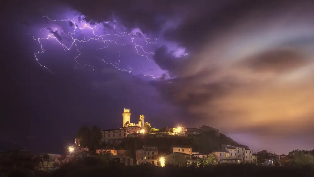 Lazzarotti, Paolo: TEMPESTA SOPRA IL CASTELLO (Parte 2)