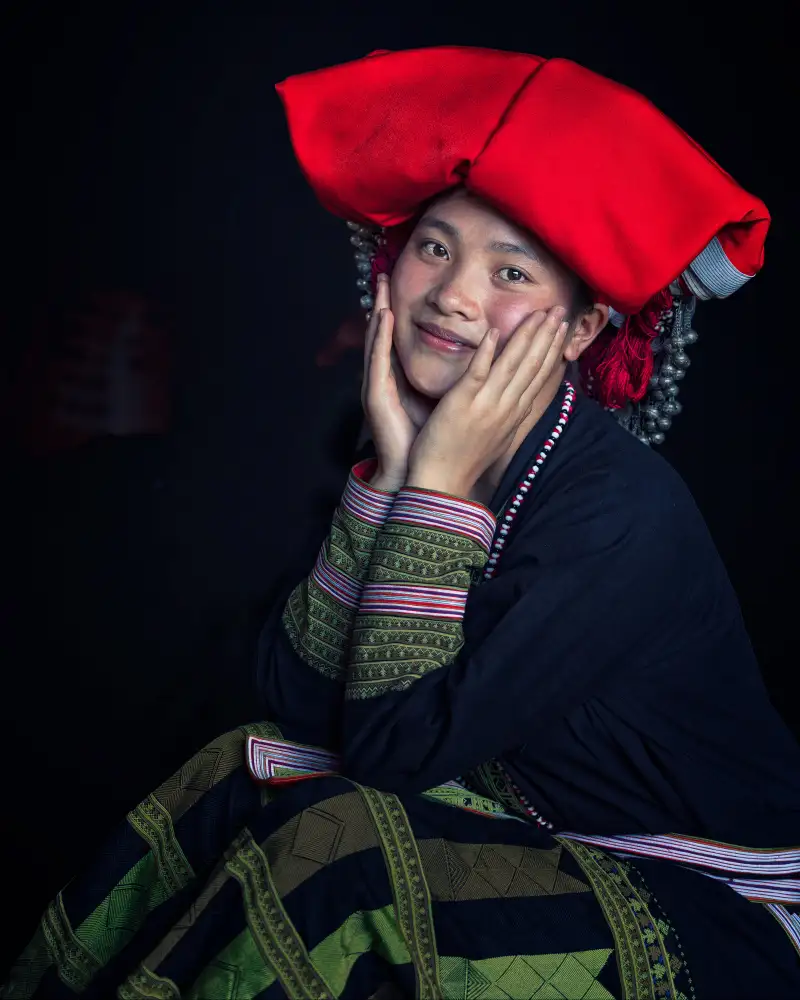 Mikael, Fira: Ragazza del Dao Rosso