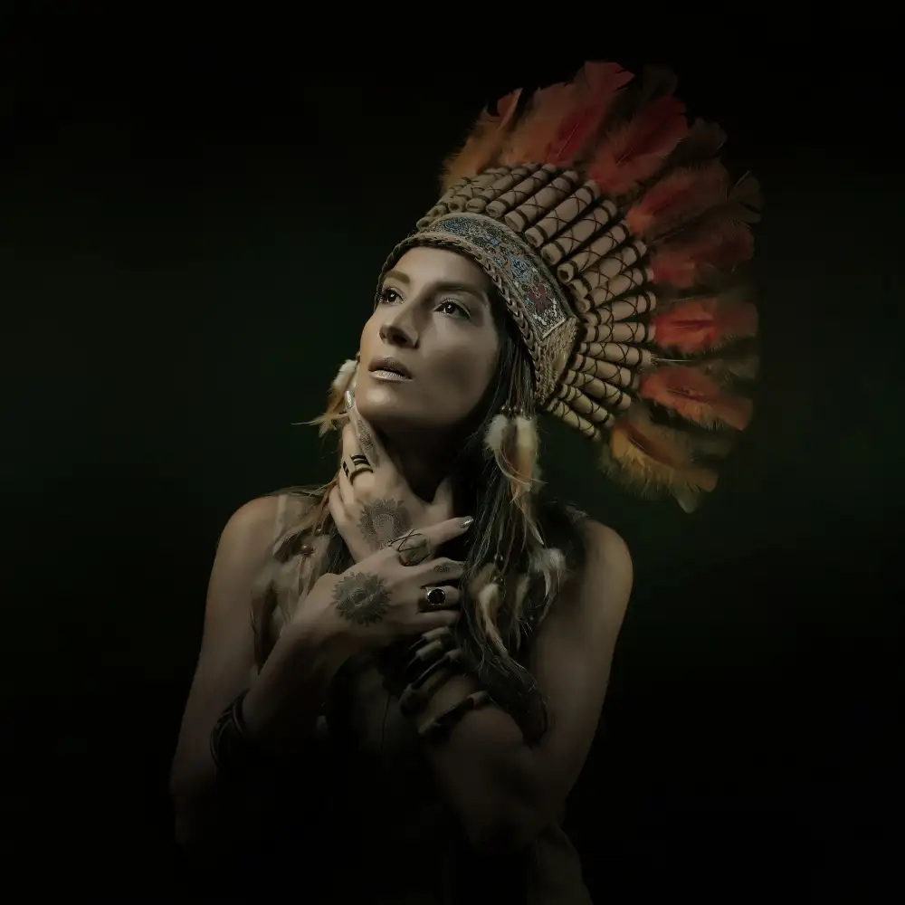 Hasheminasab, Moein: Stile indigeno