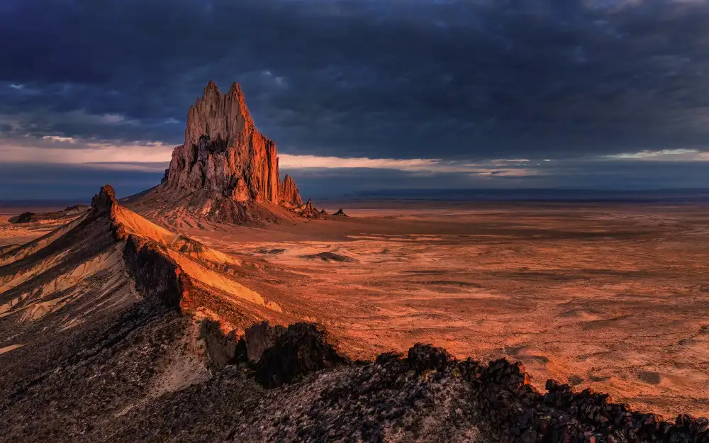 W, Joanna: Shiprock all'alba
