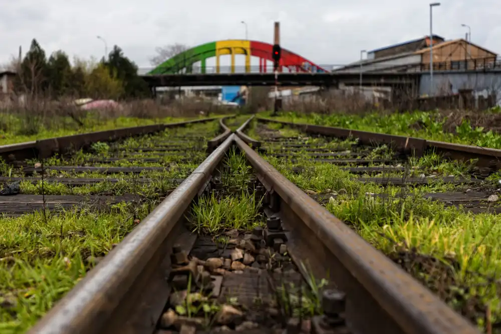 Kortan, Merthan: Ferrovia di Belgrado....