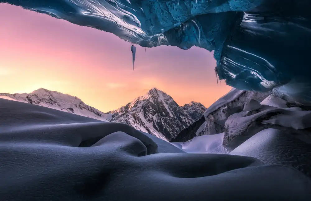 Ye, NingYun: Eishöhle bei Sonnenuntergang