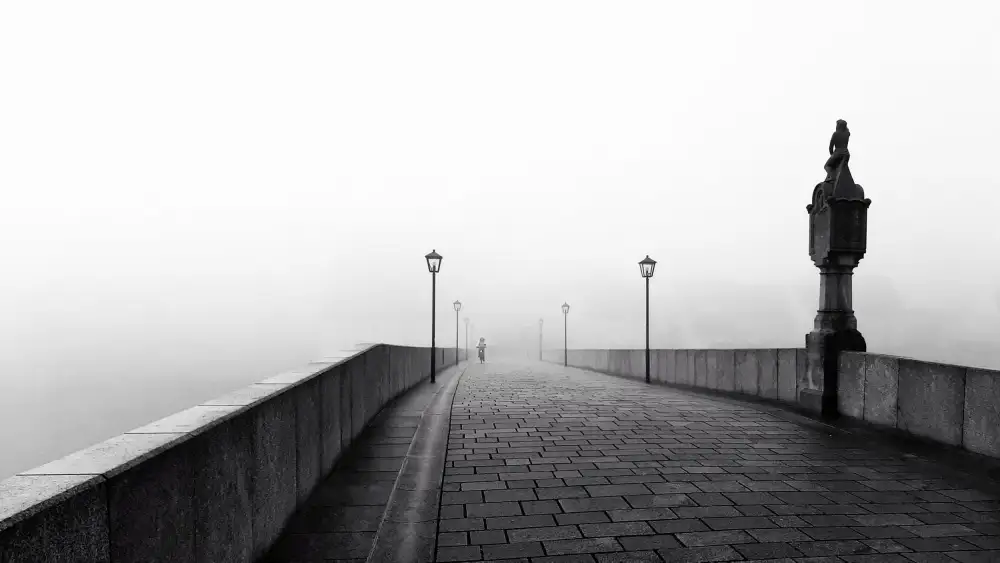 Bogdan, Marchevca: nebbia in città