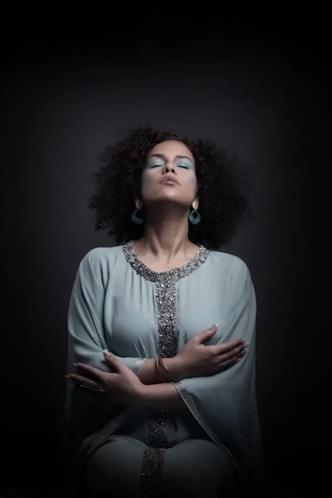Hasheminasab, Moein: Ragazza persiana