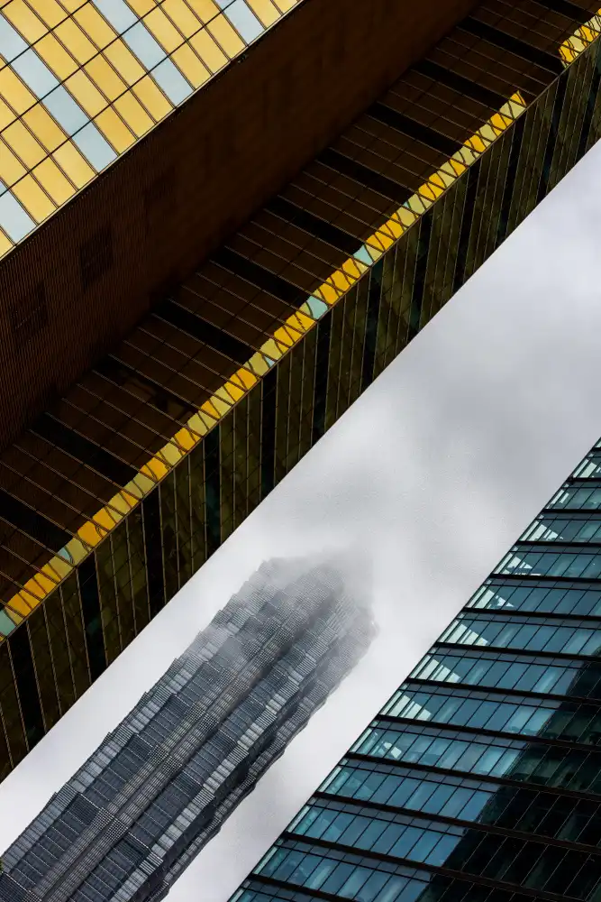 konglingming: Schlucht in der Stadt