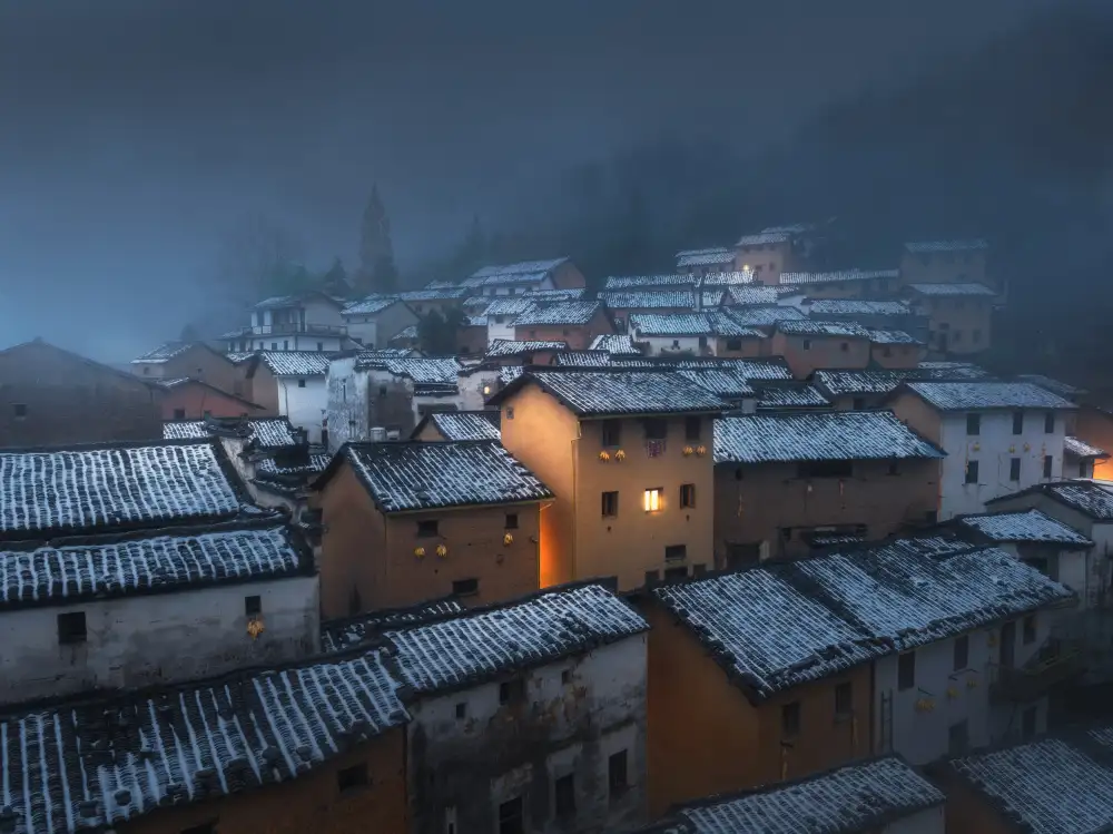 Ye, NingYun: Schnee in der Nacht und alte Dörfer