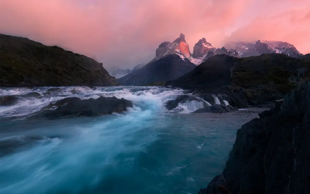 Wei, Rong: Sonnenaufgang in Cuernos del Paine