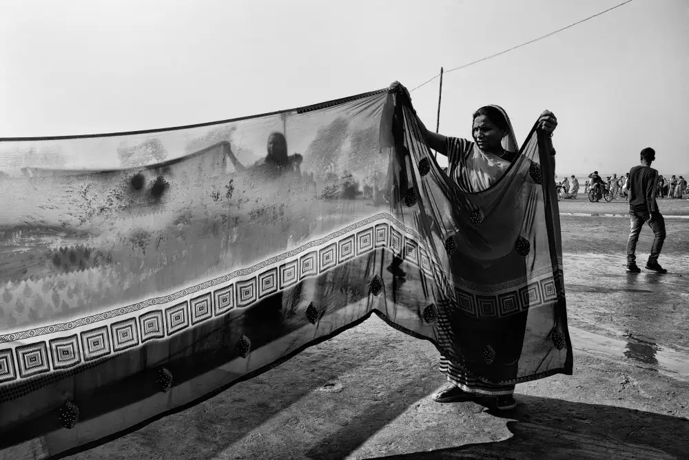 Nandi, Shaibal: Asciugatura del saree3