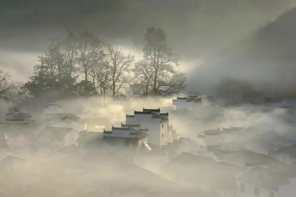 Liu, Ren Raymond: The Village in Morning Mist
