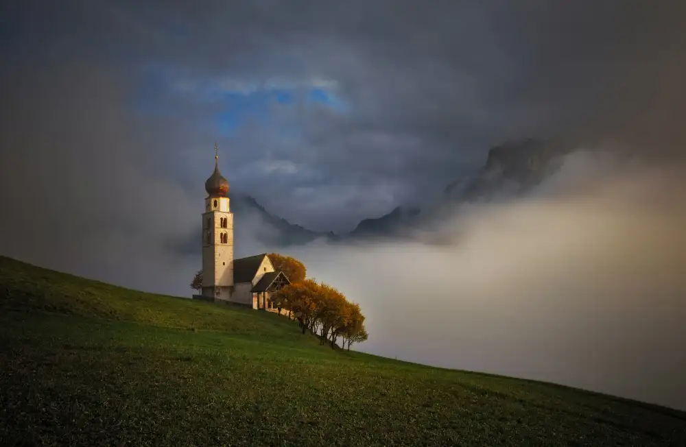 Ovidiu, Ioan Lazar: Einsame Kirche