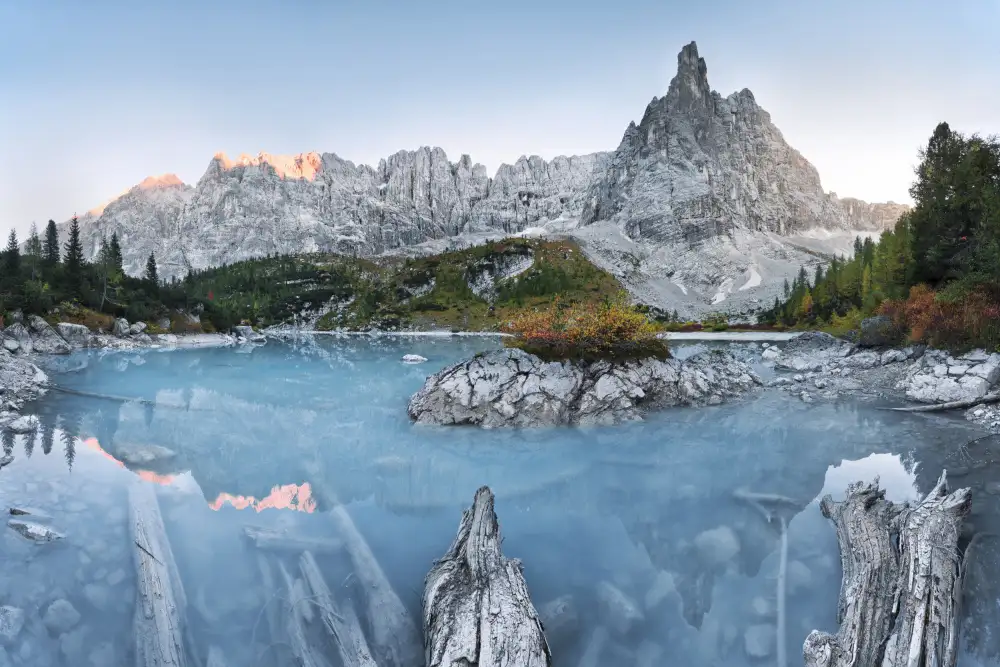 Hefele, Stefan: Lago de montaña azul