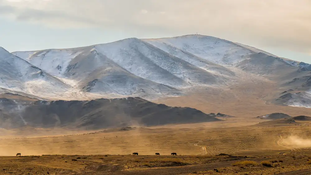 BHATTACHARJEE, HIRAK: Landschaft des Altai-Gebirges 2