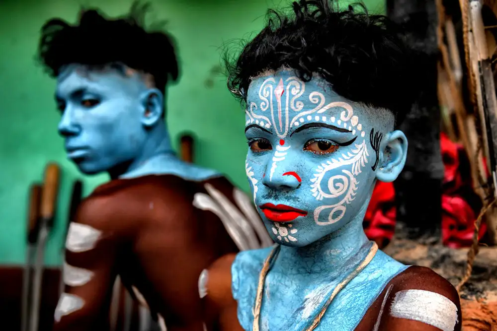 Das, Avishek: Faccia blu