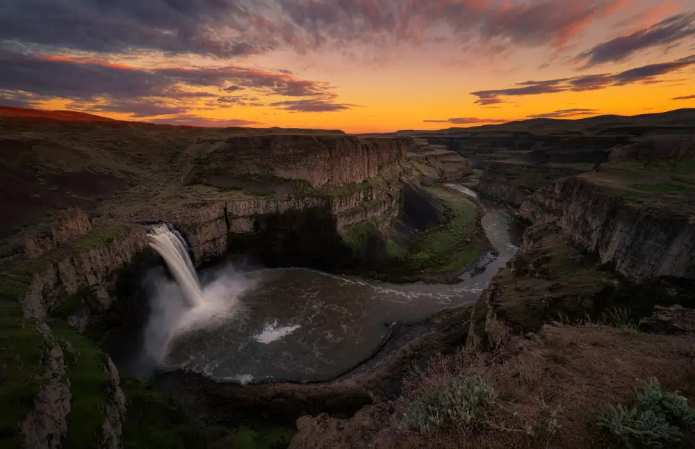 Jacobs, Lydia: Západ slunce u vodopádů Palouse