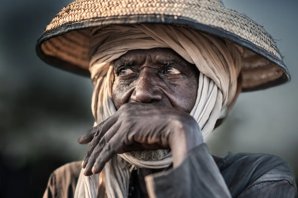 Cole, Trevor: Anziano Fulani