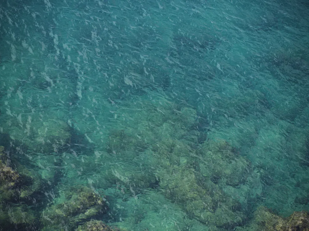 akyurt, engin: vista sul mare e rocce