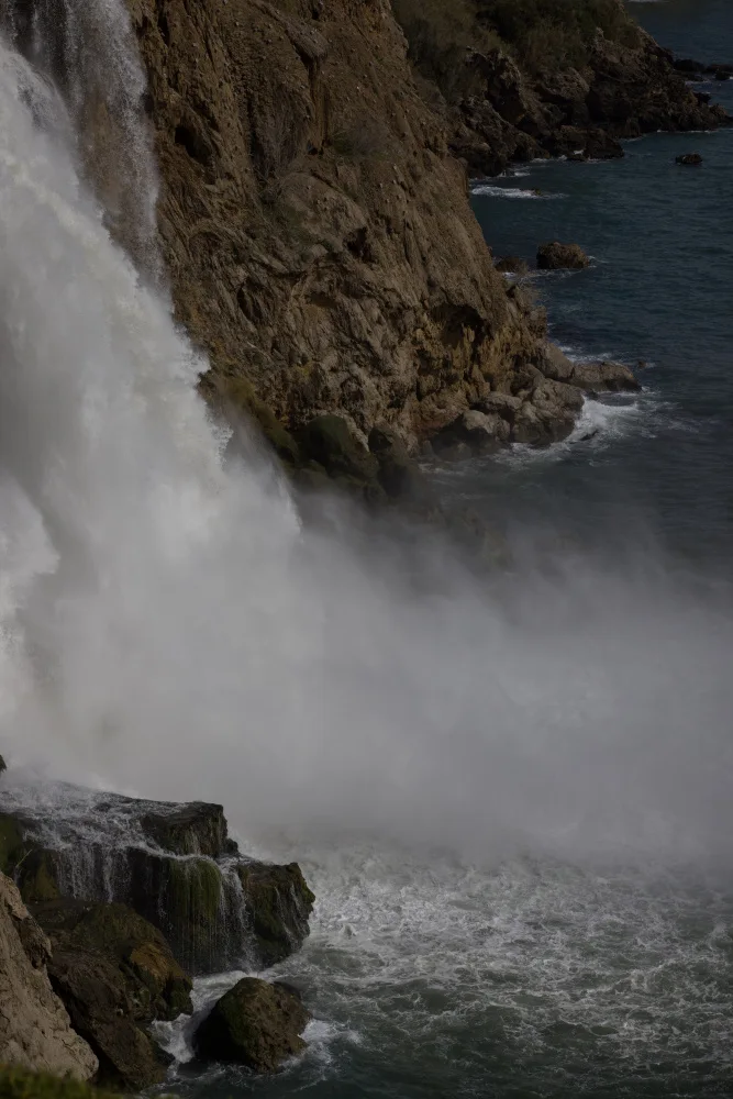akyurt, engin: bellissima cascata nella natura