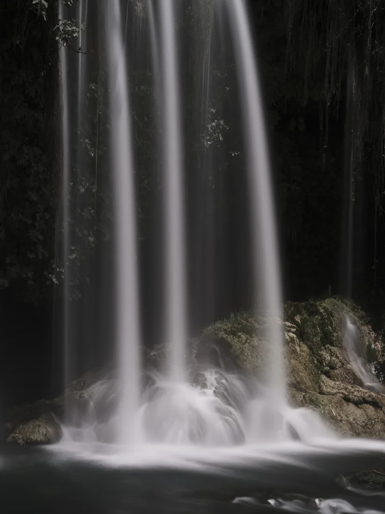 akyurt, engin: bellissima cascata in montagna