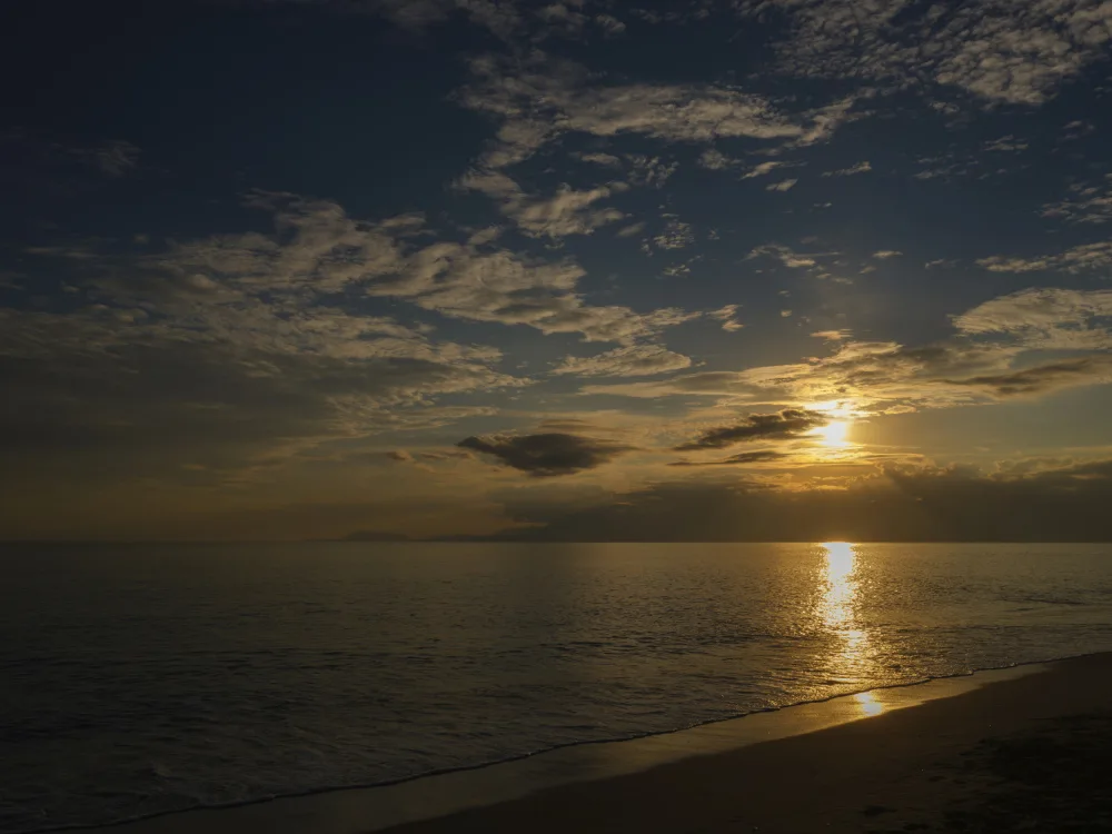 akyurt, engin: splendida vista sul mare al tramonto