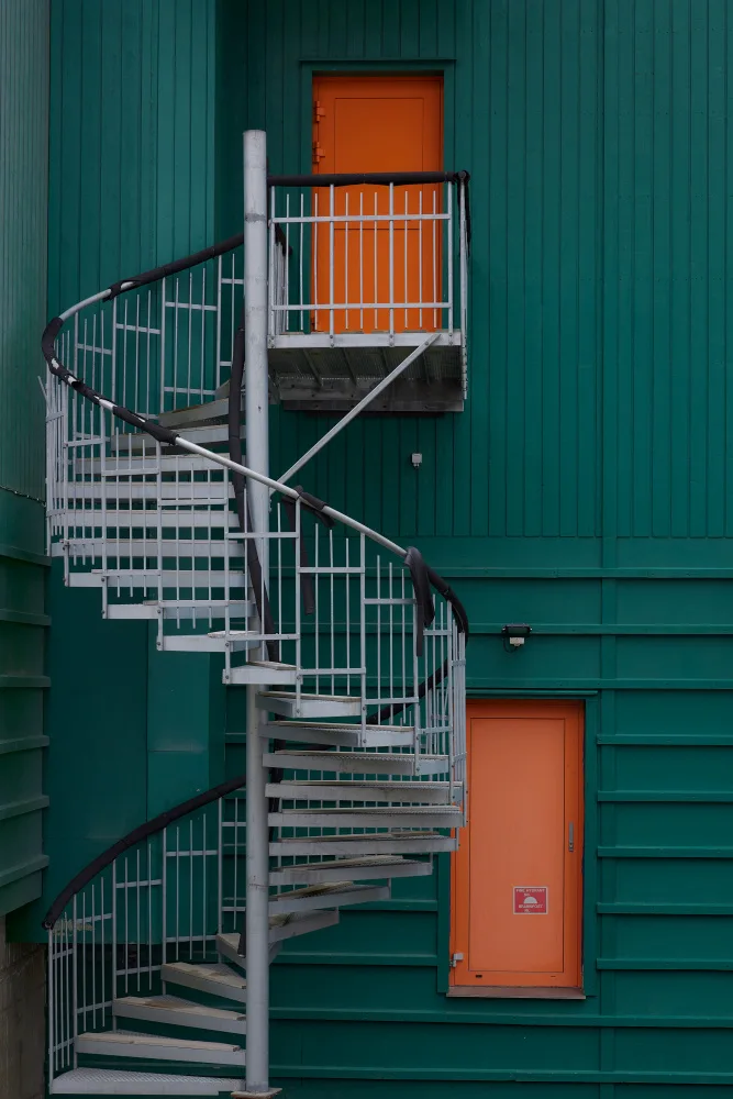 Wiolett: Oranžová a zelená