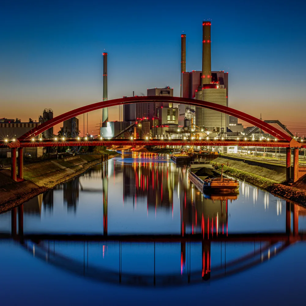 Steeb, Martin: Centrale elettrica