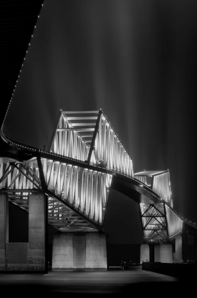 N, Shigeharu: Zářící most Tokyo Gate Bridge
