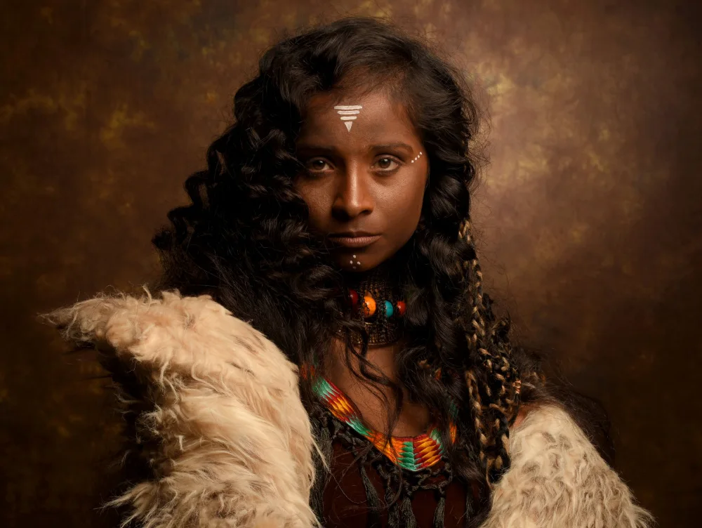 Mondal, Moumita: Signora tribale