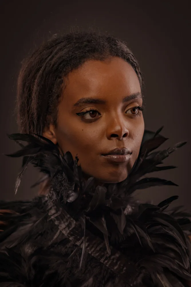 Koller, Gila: Cuello de plumas