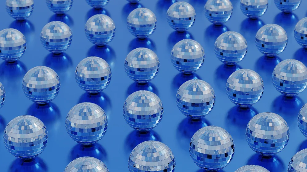 Ramiro, Julia: Bola de discoteca metálica