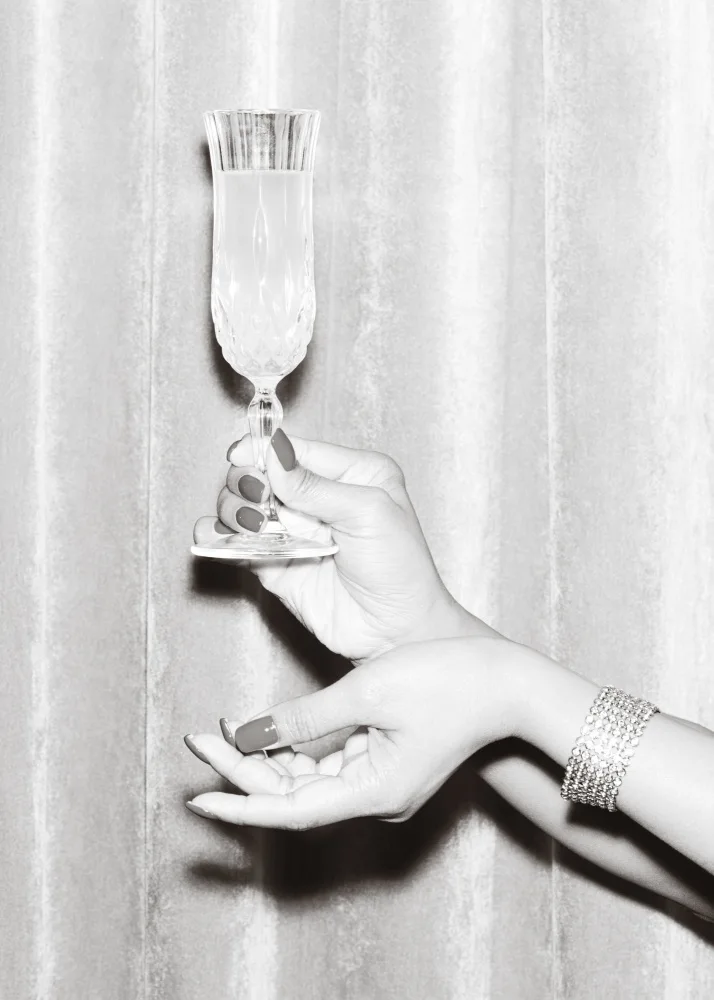 Studio, Pictufy: Champagnerhände schwarz und weiß