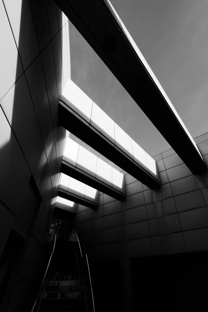 Komai, Kazuhiro: Luce e ombra