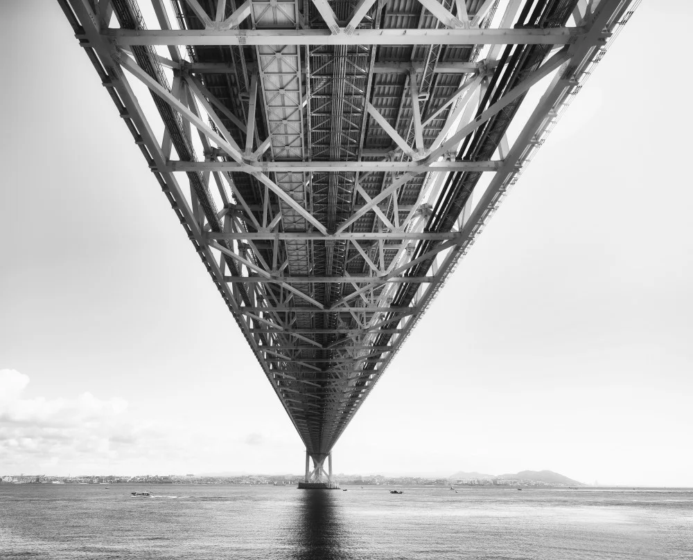 YAMADA, HITOSHI: Unter der größten Brücke
