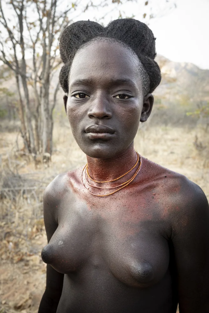 Molina, Elena: the pride and serenity of the Nguendelengo woman, southern Angola