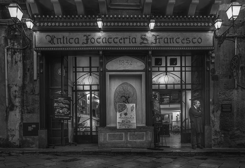 Benjumeda, Pastor Eugenio: El camarero