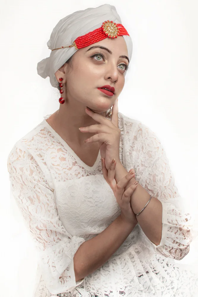 CHATTOPADHYAY, DEBASISH: DONNA CON TURBANTE