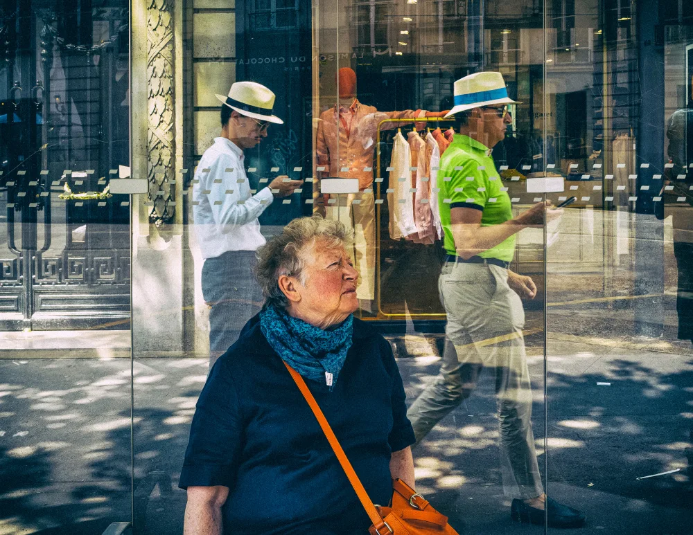 Hoey, John: Au passaggio (In-Passing): Parigi,Francia