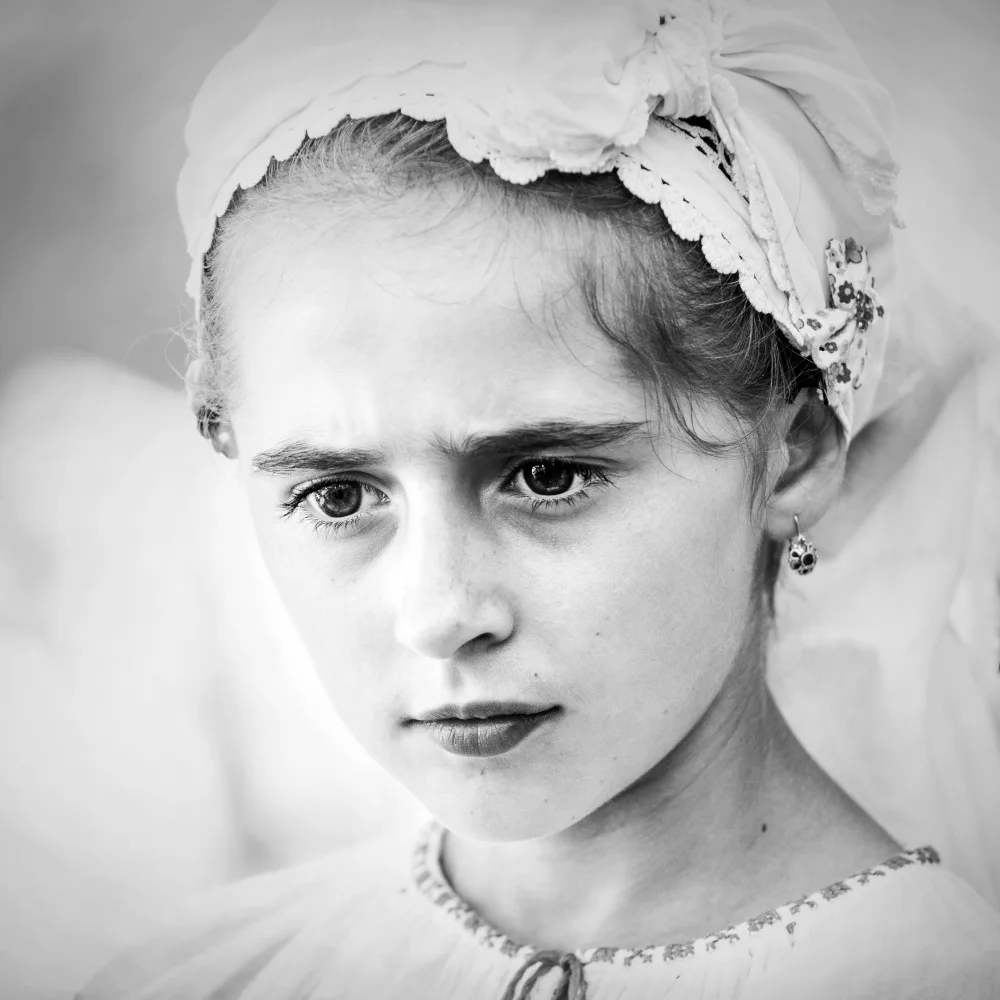 Bosogea-Tudor, Ileana: Ragazza di campagna