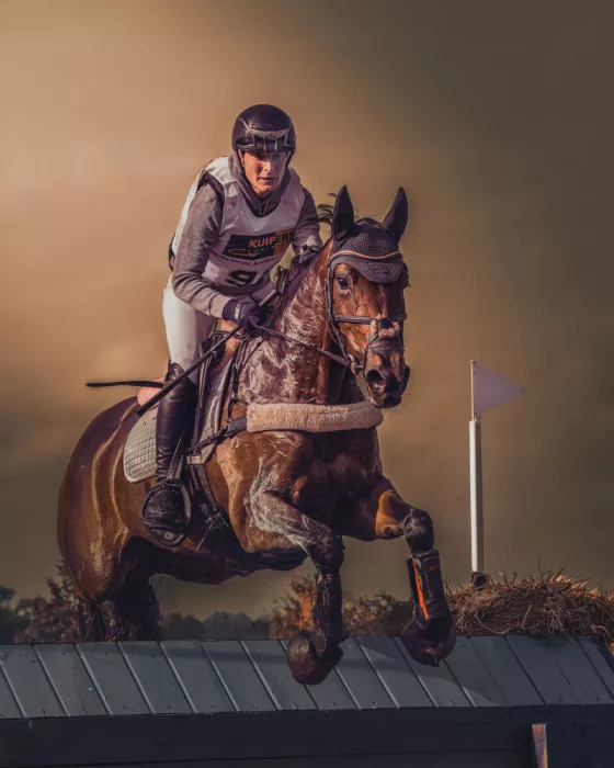Horst, ter Gert: Saltare sopra un ostacolo in una gara di cross country