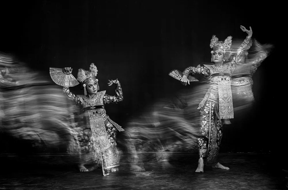 Hartojo, Muliani Angela: Bailarines Legong