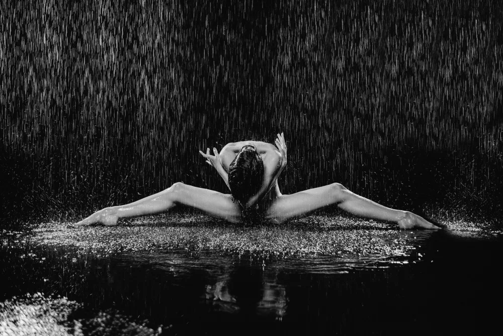 Zanna: Rain BW