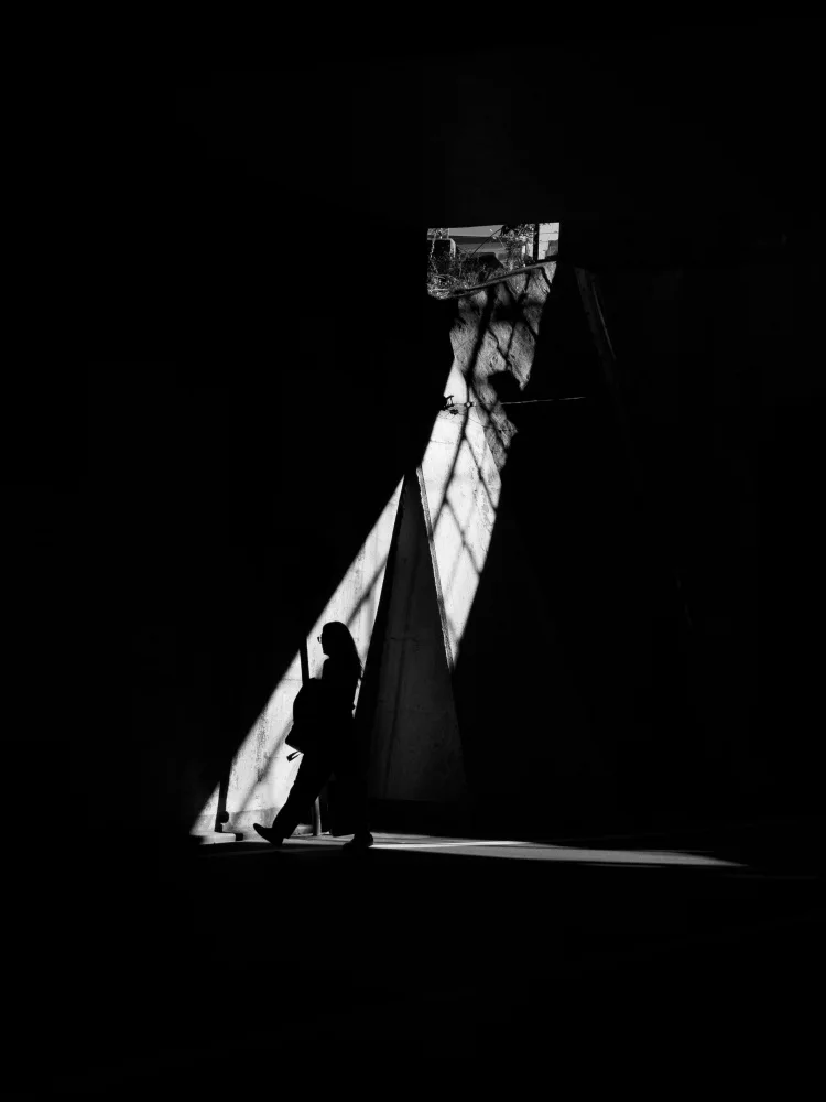 Komai, Kazuhiro: Passando attraverso la luce