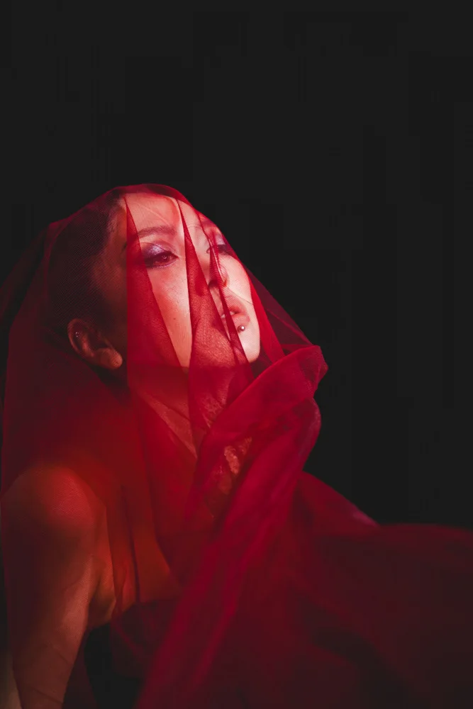 glanz.KAE: Un mondo tinto di rosso