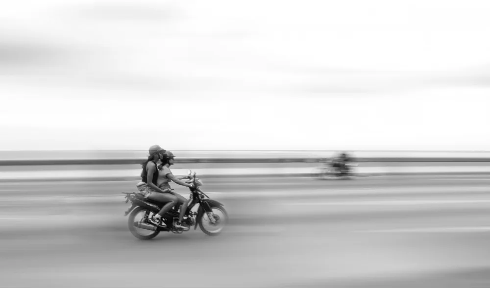 Zhao, Emma: Motorradfahrer