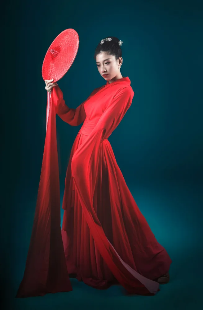 Wang, Catherine: Danza del cappello di bambù - Cina