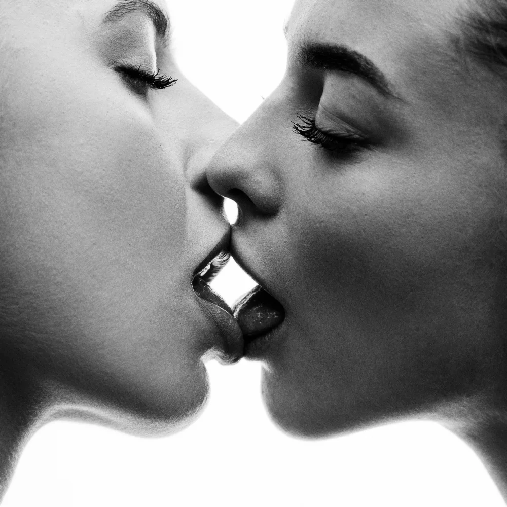 Krystynek, Martin: Kiss