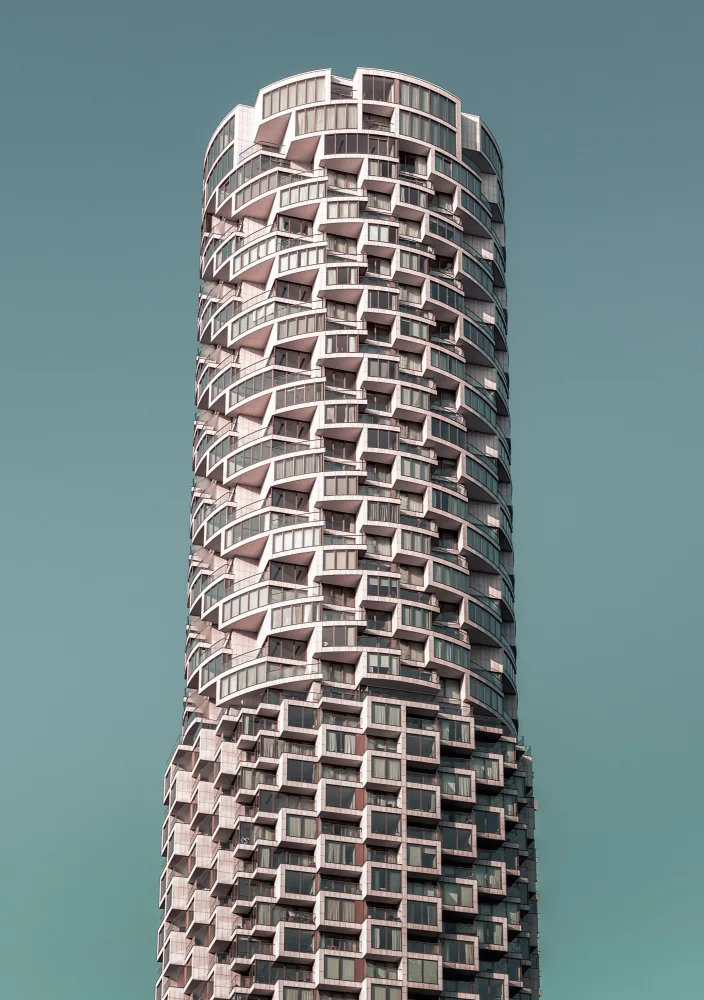 Greco, Luigi: Edificio moderno 15